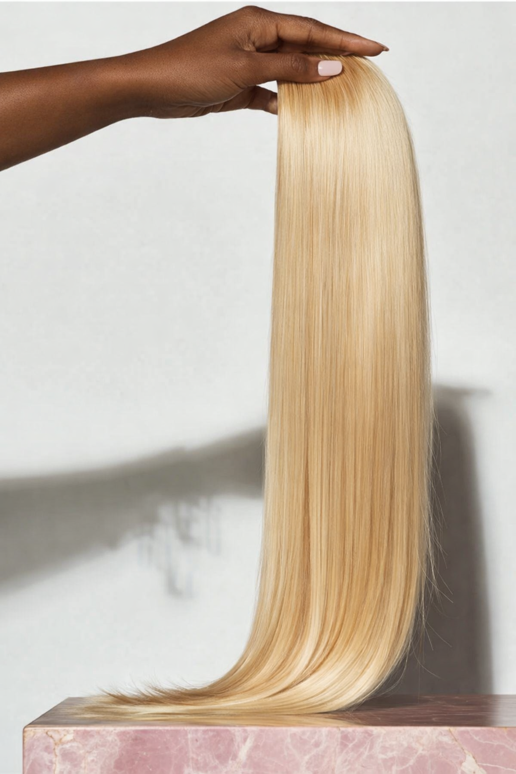 BLONDE